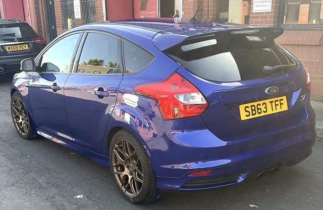 View our FORD FOCUS