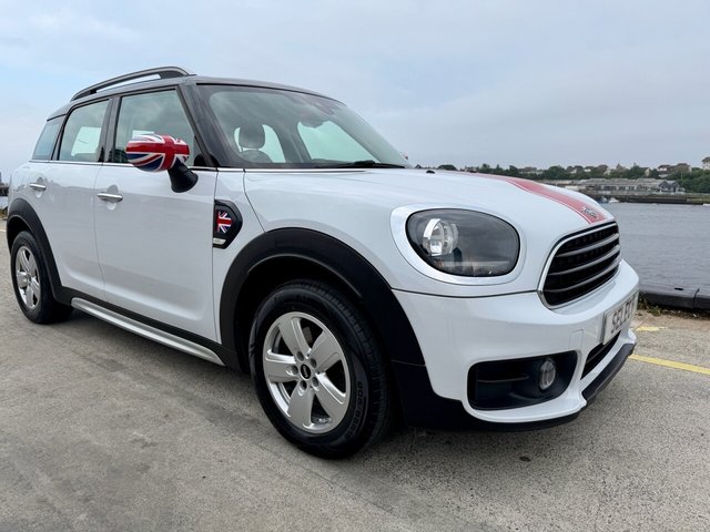 View our MINI Countryman 1.5 Cooper Classic SUV 5dr Petrol Manual Euro 6 (s/s) (136 ps)