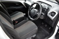 USED 2015 15 PEUGEOT 108 1.2 VTi PURETECH ALLURE TOP! 5 DOOR 81 BHP Camera / Roof / &pound;20 Road Tax