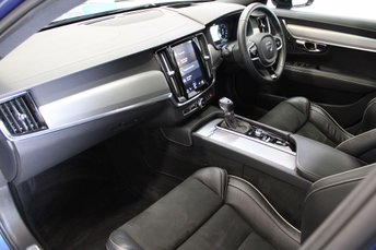 View our VOLVO V90