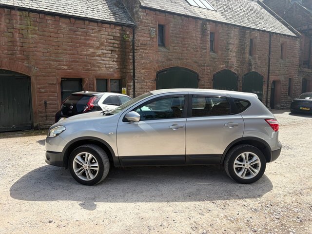 View our NISSAN QASHQAI