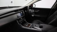 USED 2020 20 JAGUAR XF 2.0i Portfolio GPF Saloon 4dr Petrol Auto Euro 6 (s/s) (250 ps) 