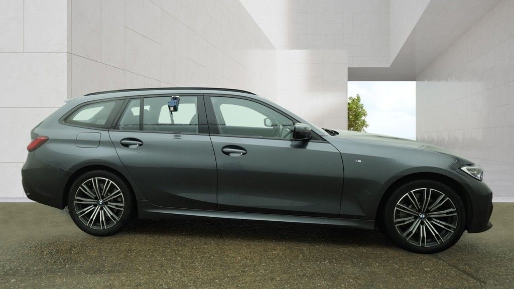 USED 2021 21 BMW 3 SERIES 2.0 330e 12kWh M Sport Touring 5dr Petrol Plug-in Hybrid Auto Euro 6 (s/s) (292 ps) 1 OWNER FROM NEW 2 KEYS SH