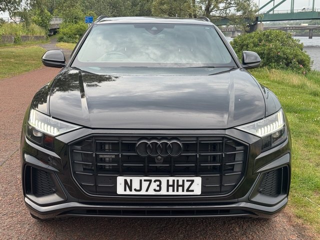 View our AUDI Q8