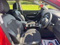 USED 2020 69 RENAULT KADJAR 1.3 TCe Iconic SUV 5dr Petrol Manual Euro 6 (s/s) (140 ps) 