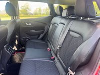 USED 2020 69 RENAULT KADJAR 1.3 TCe Iconic SUV 5dr Petrol Manual Euro 6 (s/s) (140 ps) 
