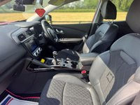 USED 2020 69 RENAULT KADJAR 1.3 TCe Iconic SUV 5dr Petrol Manual Euro 6 (s/s) (140 ps) 