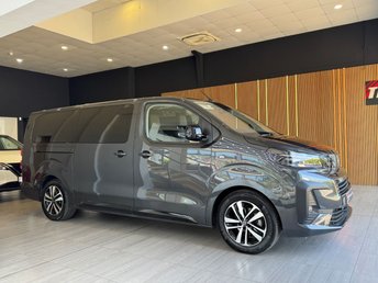 View our PEUGEOT e-Traveller