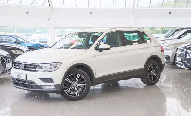 View our Volkswagen Tiguan 2.0 TDI BlueMotion Tech SE Navigation SUV 5dr Diesel Manual 4Motion Euro 6 (s/s) (150 ps)