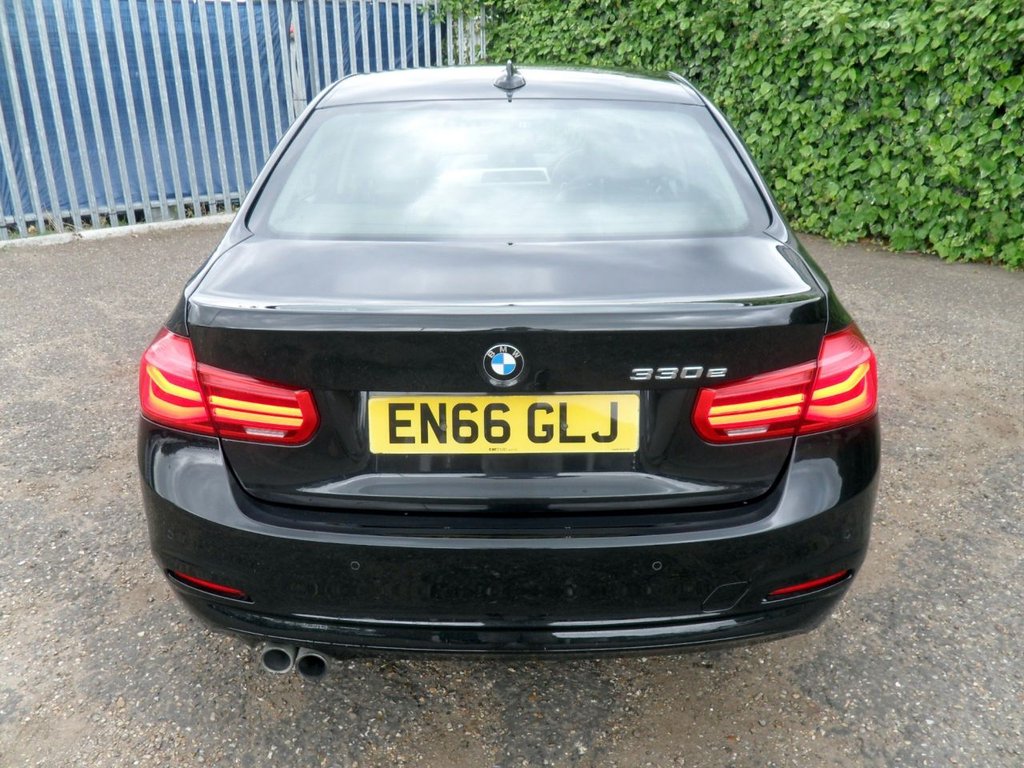 USED 2017 66 BMW 3 SERIES 2.0 330e 7.6kWh SE Saloon 4dr Petrol Plug-in Hybrid Auto Euro 6 (s/s) (252 ps) Black Sapphire - Dakota Leather