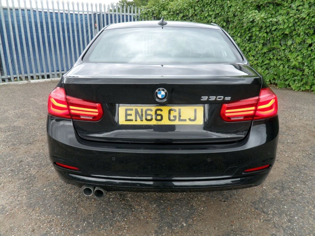 USED 2017 66 BMW 3 SERIES 2.0 330e 7.6kWh SE Saloon 4dr Petrol Plug-in Hybrid Auto Euro 6 (s/s) (252 ps) Black Sapphire - Dakota Leather