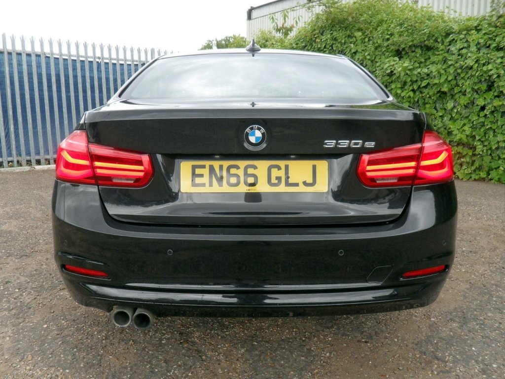 USED 2017 66 BMW 3 SERIES 2.0 330e 7.6kWh SE Saloon 4dr Petrol Plug-in Hybrid Auto Euro 6 (s/s) (252 ps) Black Sapphire - Dakota Leather