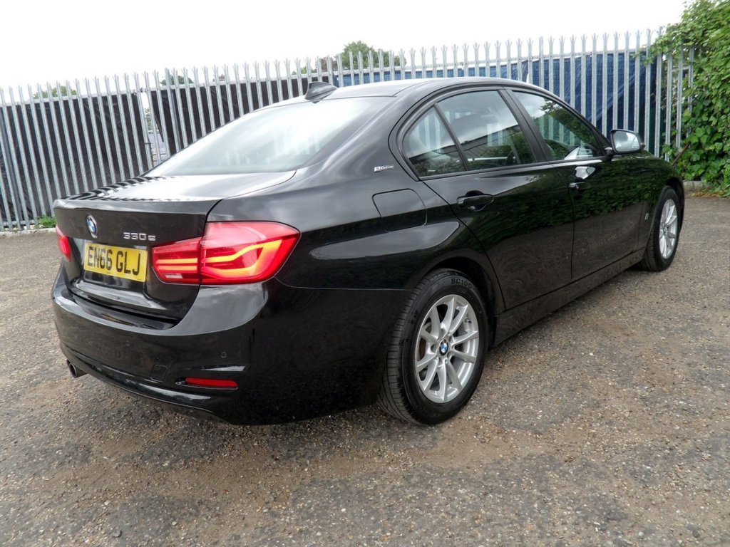 USED 2017 66 BMW 3 SERIES 2.0 330e 7.6kWh SE Saloon 4dr Petrol Plug-in Hybrid Auto Euro 6 (s/s) (252 ps) Black Sapphire - Dakota Leather