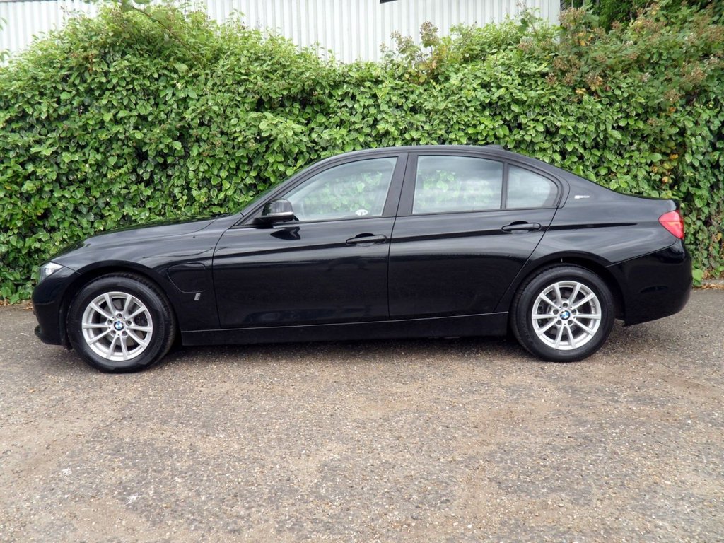 USED 2017 66 BMW 3 SERIES 2.0 330e 7.6kWh SE Saloon 4dr Petrol Plug-in Hybrid Auto Euro 6 (s/s) (252 ps) Black Sapphire - Dakota Leather