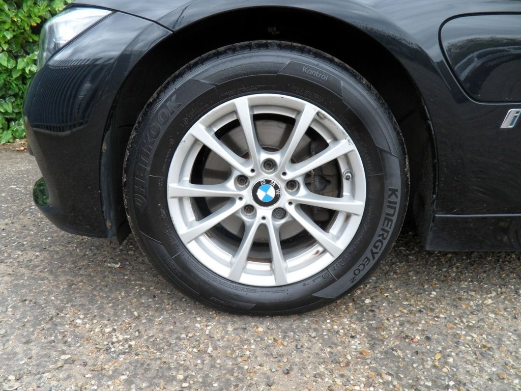 USED 2017 66 BMW 3 SERIES 2.0 330e 7.6kWh SE Saloon 4dr Petrol Plug-in Hybrid Auto Euro 6 (s/s) (252 ps) Black Sapphire - Dakota Leather