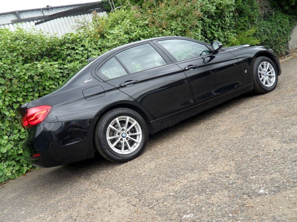 USED 2017 66 BMW 3 SERIES 2.0 330e 7.6kWh SE Saloon 4dr Petrol Plug-in Hybrid Auto Euro 6 (s/s) (252 ps) Black Sapphire - Dakota Leather