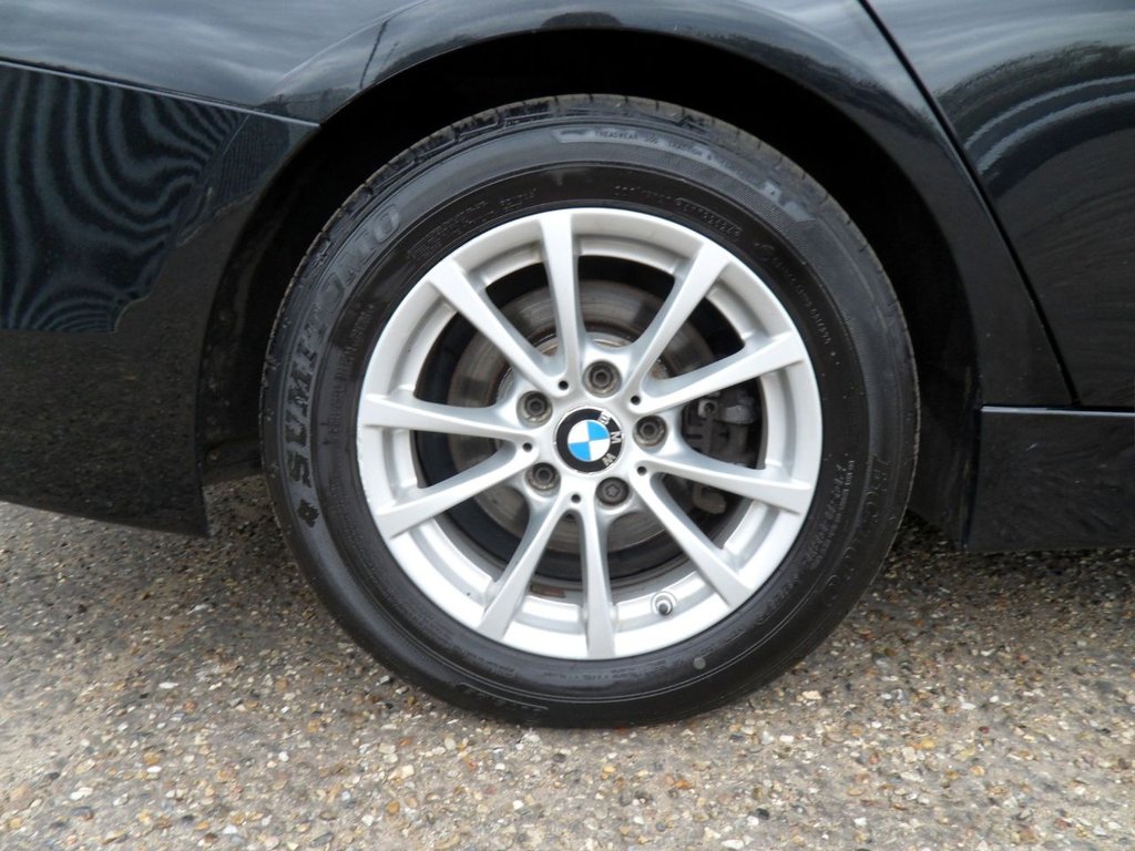 USED 2017 66 BMW 3 SERIES 2.0 330e 7.6kWh SE Saloon 4dr Petrol Plug-in Hybrid Auto Euro 6 (s/s) (252 ps) Black Sapphire - Dakota Leather