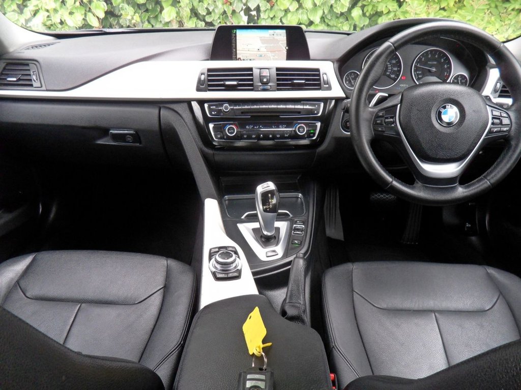 USED 2017 66 BMW 3 SERIES 2.0 330e 7.6kWh SE Saloon 4dr Petrol Plug-in Hybrid Auto Euro 6 (s/s) (252 ps) Black Sapphire - Dakota Leather