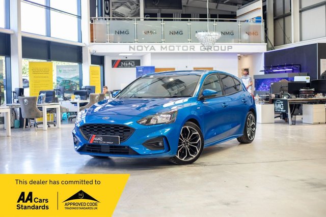 View our Ford Focus 1.0T EcoBoost ST-Line X Hatchback 5dr Petrol Auto Euro 6 (s/s) (125 ps)
