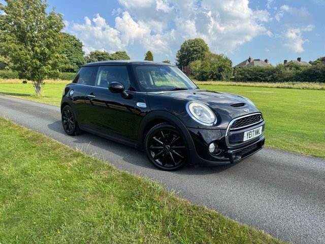 View our MINI Hatch 2.0 Cooper S Hatchback 3dr Petrol Manual Euro 6 (s/s) (192 ps)