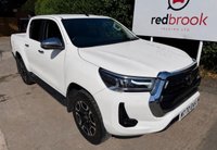 USED 2020 70 TOYOTA HILUX 2.4 D-4D Invincible Pickup Double Cab 4dr Diesel Auto 4WD Euro 6 (s/s) (150 ps) 