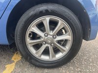 USED 2016 66 HYUNDAI I10 1.2 Premium Hatchback 5dr Petrol Manual Euro 5 (87 ps) Buy with Complete Confidence from Sheriff Motors. This vehicle is ready to drive away today, having recently undergone preparation for a previous customer order that unfortunately could not proceed due to finance circumstances changing at the last stage. As with all our vehicles, it has been extensively road tested and thoroughly inspected prior to sale. Each vehicle comes with a new 1 year MOT with all advisories and failures rectified at no additional cost, plus a full oil and filter service.
