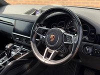 USED 2019 69 PORSCHE CAYENNE 3.0 V6 E-Hybrid 14.1kWh SUV 5dr Petrol Plug-in Hybrid TiptronicS 4WD Euro 6 (s/s) (3.6kW Charger) (462 ps) 