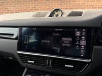 USED 2019 69 PORSCHE CAYENNE 3.0 V6 E-Hybrid 14.1kWh SUV 5dr Petrol Plug-in Hybrid TiptronicS 4WD Euro 6 (s/s) (3.6kW Charger) (462 ps) 