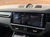USED 2019 69 PORSCHE CAYENNE 3.0 V6 E-Hybrid 14.1kWh SUV 5dr Petrol Plug-in Hybrid TiptronicS 4WD Euro 6 (s/s) (3.6kW Charger) (462 ps) 