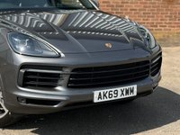 USED 2019 69 PORSCHE CAYENNE 3.0 V6 E-Hybrid 14.1kWh SUV 5dr Petrol Plug-in Hybrid TiptronicS 4WD Euro 6 (s/s) (3.6kW Charger) (462 ps) 