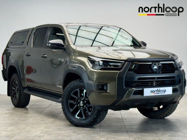 View our Toyota Hilux 2.8 D-4D Invincible X Pickup Double Cab 4dr Diesel Auto 4WD Euro 6 (s/s) (204 ps)