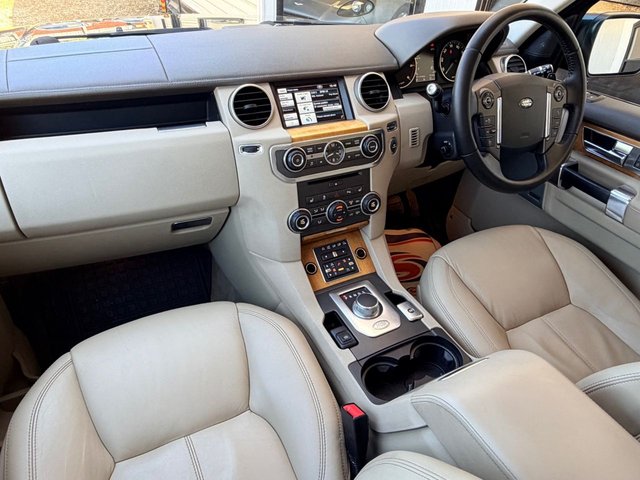 View our LAND ROVER DISCOVERY 4