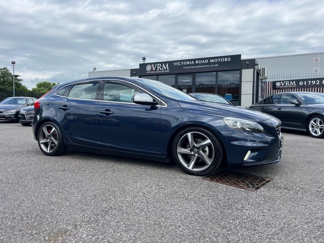 View our VOLVO V40