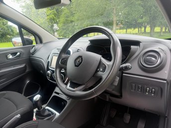 View our RENAULT CAPTUR