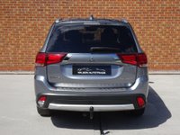 USED 2018 18 MITSUBISHI OUTLANDER 2.2 DI-D 4 Auto 4WD Euro 6 5dr SUNROOF, REV CAM, SAT NAV, FSH