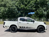 USED 2018 P NISSAN NAVARA 2.3 dCi N-Guard Pickup Double Cab 4dr Diesel Auto 4WD Euro 6 (190 ps) ** NO VAT **   BULL BARS + SUNROOF