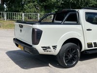 USED 2018 P NISSAN NAVARA 2.3 dCi N-Guard Pickup Double Cab 4dr Diesel Auto 4WD Euro 6 (190 ps) ** NO VAT **   BULL BARS + SUNROOF
