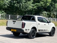 USED 2018 P NISSAN NAVARA 2.3 dCi N-Guard Pickup Double Cab 4dr Diesel Auto 4WD Euro 6 (190 ps) ** NO VAT **   BULL BARS + SUNROOF