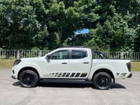 USED 2018 P NISSAN NAVARA 2.3 dCi N-Guard Pickup Double Cab 4dr Diesel Auto 4WD Euro 6 (190 ps) ** NO VAT **   BULL BARS + SUNROOF