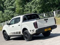 USED 2018 P NISSAN NAVARA 2.3 dCi N-Guard Pickup Double Cab 4dr Diesel Auto 4WD Euro 6 (190 ps) ** NO VAT **   BULL BARS + SUNROOF
