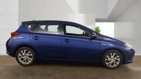 USED 2017 17 TOYOTA AURIS 1.8 VVT-h Business Edition Hatchback 5dr Petrol Hybrid CVT Euro 6 (s/s) (Safety Sense) (136 ps) 