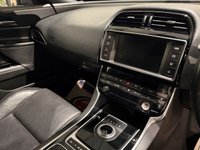 USED 2016 16 JAGUAR XE 2.0d R-Sport Saloon 4dr Diesel Auto AWD Euro 6 (s/s) (180 ps) 