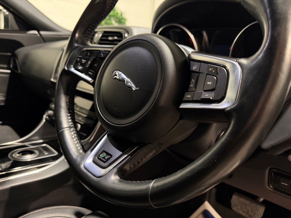 USED 2016 16 JAGUAR XE 2.0d R-Sport Saloon 4dr Diesel Auto AWD Euro 6 (s/s) (180 ps) 