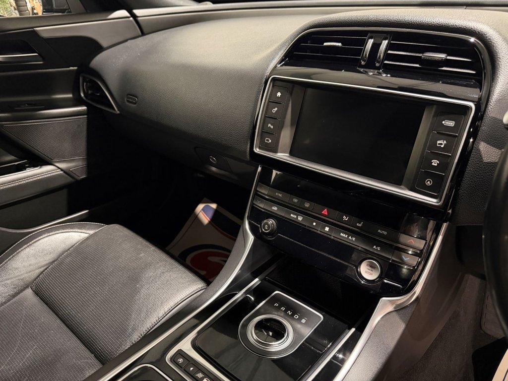 USED 2016 16 JAGUAR XE 2.0d R-Sport Saloon 4dr Diesel Auto AWD Euro 6 (s/s) (180 ps) 