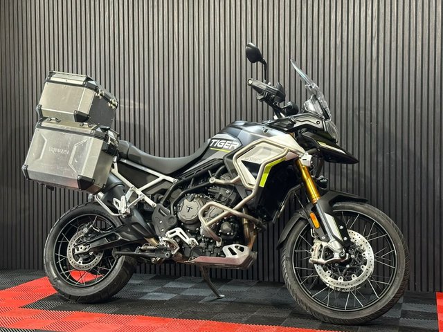 View our TRIUMPH TIGER 900
