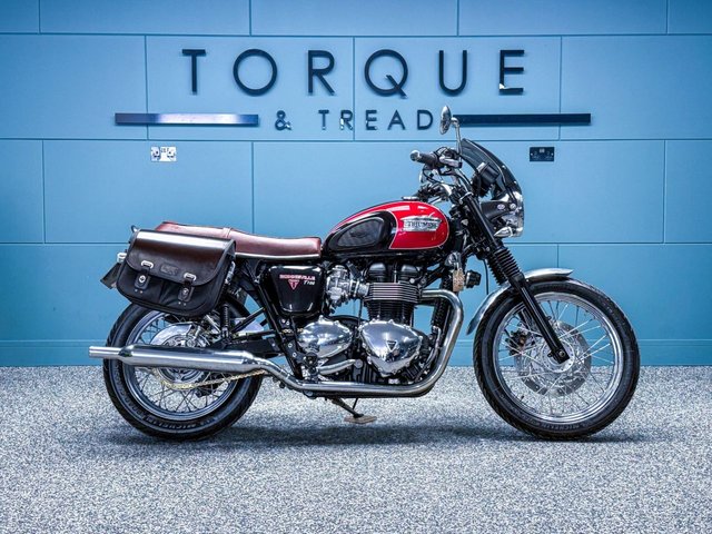 View our TRIUMPH BONNEVILLE T100