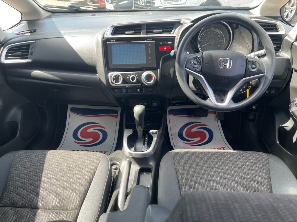 2016 Honda Jazz thumbnail 13