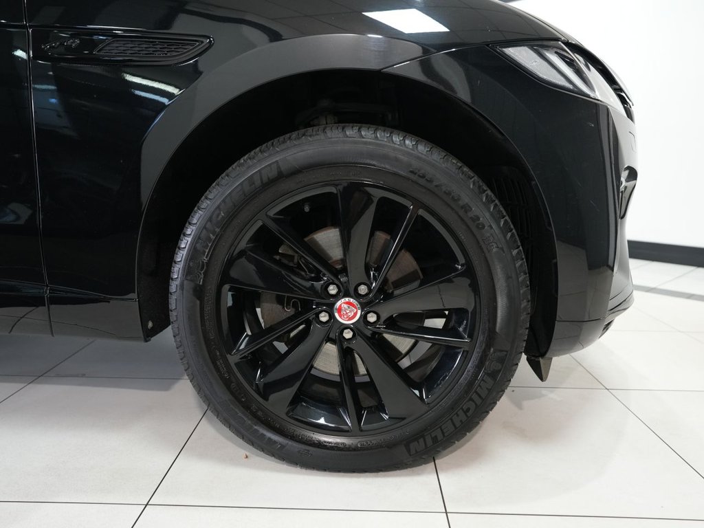 2023 Jaguar F-PACE thumbnail 3