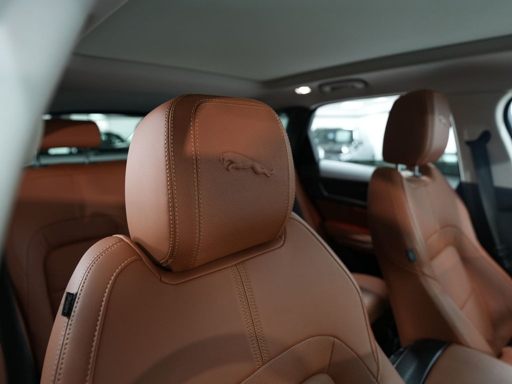 2023 Jaguar F-PACE thumbnail 16