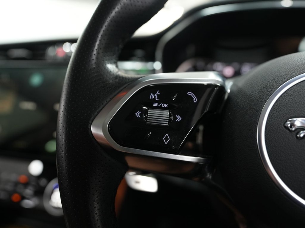 2023 Jaguar F-PACE thumbnail 20